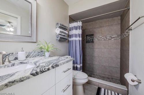 1121 47 Ter, Cape Coral FL  33914-7370 exterior