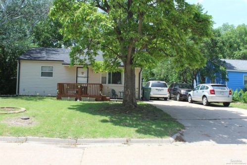 860 Choctaw Ave, Mentor, KS 67401-4534