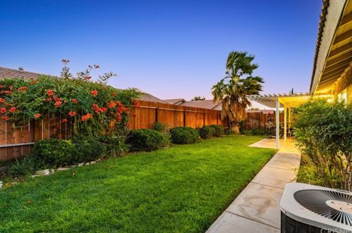 44021 Andale Ave, Lancaster CA  93535-4120 exterior