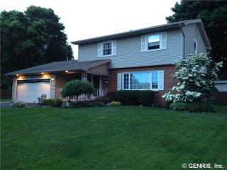 140 Edgebrook Ln, Rochester, NY 14617-4117