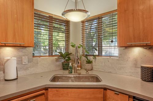 520 Falls Ave, Lodi CA  95240-1018 exterior