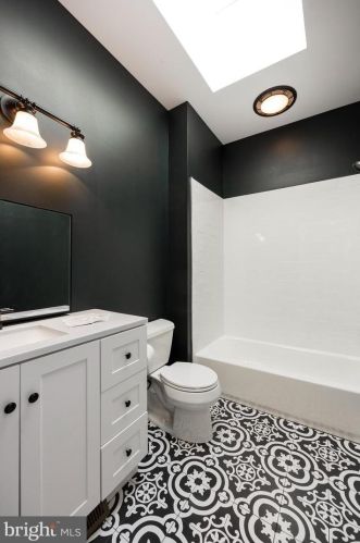 2975 Burton Dr, Gilbertsville PA  19525-9694 exterior