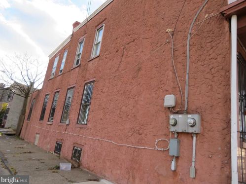 554 Pine St, Camden, NJ 08103-2144