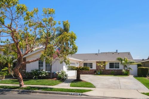 4772 Ironwood Ave, Seal Beach, CA 90740-2944