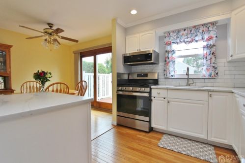 249 Pierce St, South Plainfield NJ  07080-4422 exterior