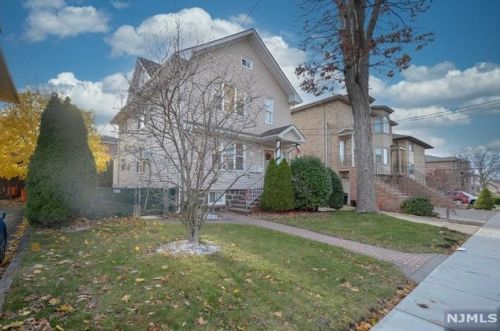 428 Washington Ave, Cliffside Park NJ  07010-1813 exterior