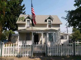 620 Main St, Seven Bays, WA 99122-9464