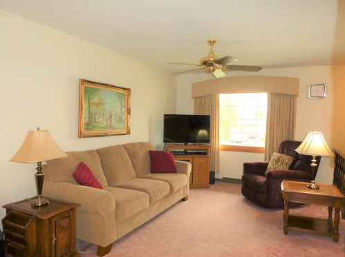 9500 Hulda Dr, Sturtevant, WI 53177-2649