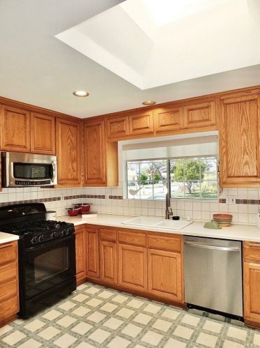 2888 Charlemagne Ave, Long Beach CA 90808-3401 exterior