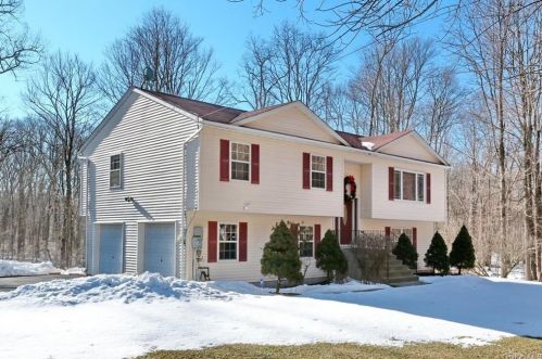 285 Haverstraw Rd, Airmont, NY 10901-3431