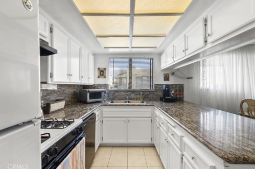 805 Chestnut St, Glendale CA 91205-2501 exterior