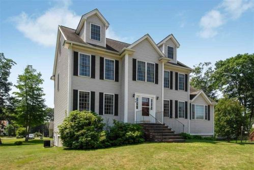67 Border Winds Ave, Seabrook, NH 03874-4463