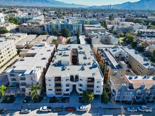 5016 Bakman Ave, North Hollywood CA  91601-4268 exterior