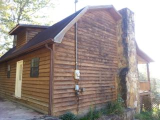 366 Tionesta Dr, Jacksboro, TN 37757-2404