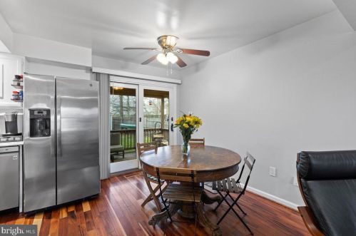 5593 Neddleton Ave, Woodbridge VA  22193-4156 exterior