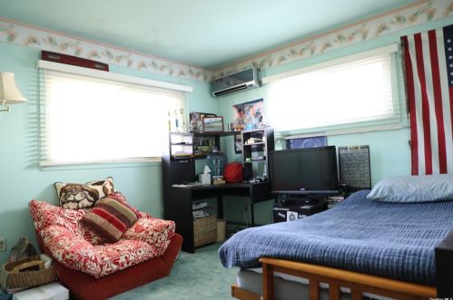 2481 6th St, Hempstead NY  11554-3115 exterior