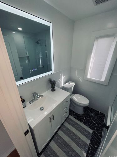 135 Westchester Ave, Babylon NY  11704-2827 exterior