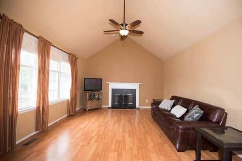 2362 Cross Creek Rd, Macungie PA  18062-9549 exterior