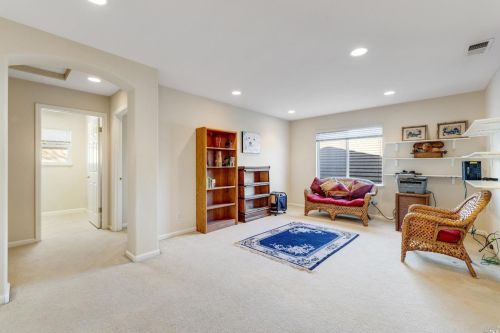 1409 Birdie Dr, Windsor CA  95492-8717 exterior