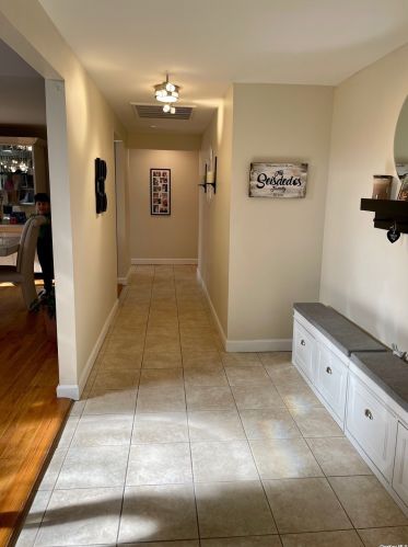 9 Grace Ln, South Setauket, NY 11720-1351