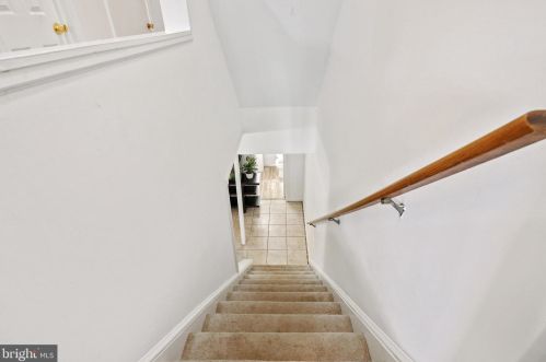 123 Davis Ave, Leesburg VA 20175-3405 exterior