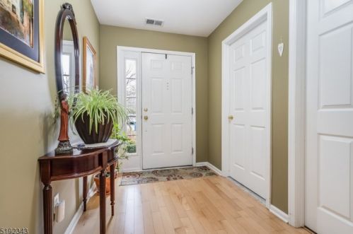 206 Springhouse Dr, White House Station, NJ 08889-3221