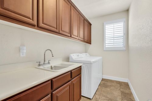 662 Canterbury Cir, Vacaville CA  95687-8225 exterior