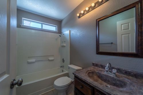 4924 Apple Farm Ln, Salida CA  95368-9000 exterior