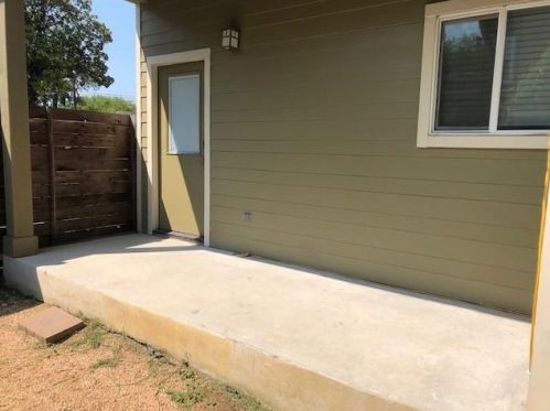 7501 Carver Ave, Austin TX 78752-1622 exterior