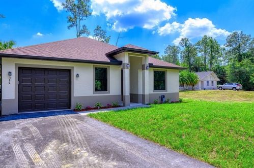 2786 31st Ave, Naples, FL 34120-4476
