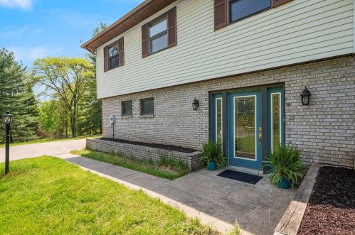 5519 Bauer Dr, Gibsonia, PA 15044-9402