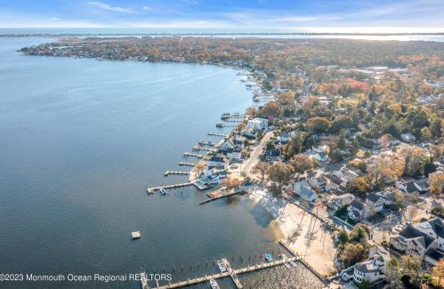 125 Bretonian Dr, Bricktown NJ  08723-5705 exterior