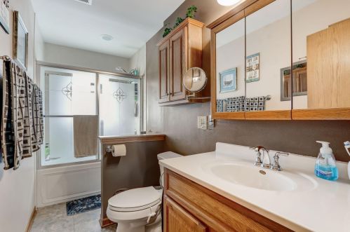 3221 98, Milwaukee WI 53214-2637 exterior