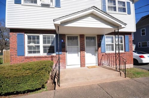 65 Lyness St, Manchester, CT 06040-4819