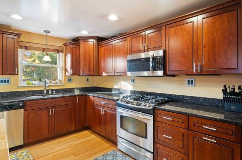 318 Pennsylvania Ave, Verona, PA 15147-3823