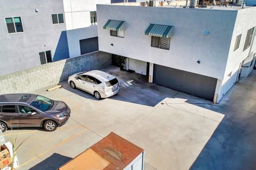 5743 Klump Ave, North Hollywood CA  91606-3619 exterior