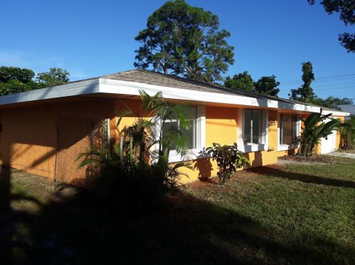 197 Floresta Dr, Fort Pierce FL  34983-1258 exterior