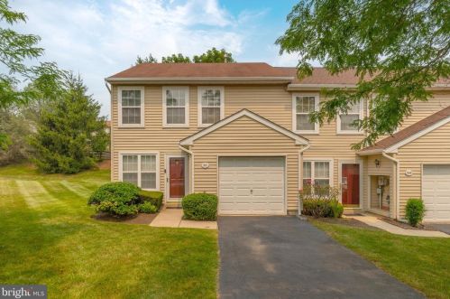 911 Katie Cir, Limerick, PA 19468-3139