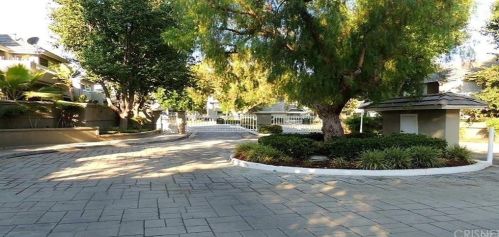 23947 Arroyo Park Dr, Santa Clarita, CA 91355-2048