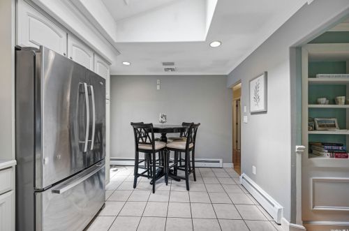 3 Bowman Ln, San Remo NY  11754-2006 exterior