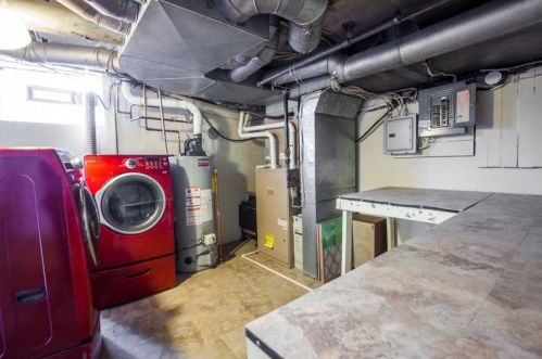 6341 Hamilton Ave, Cincinnati OH 45224-2011 exterior