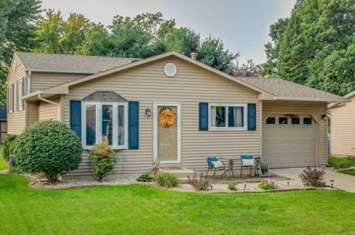 3009 Colonial Dr, Mishawaka, IN 46544-6243