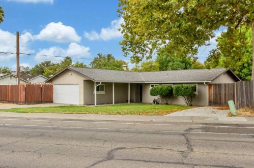 7951 Lichen Dr, Citrus Heights, CA 95621-1079