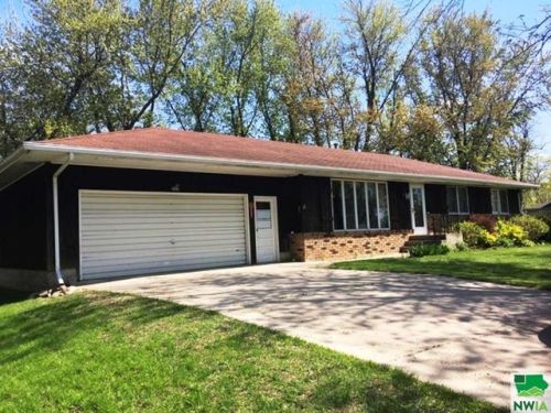 507 Lakeshore Dr, Sulphur Springs, IA 50588-2541