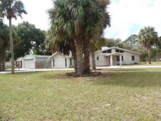 13321 Canton Ave, Port Richey, FL 34669-1824