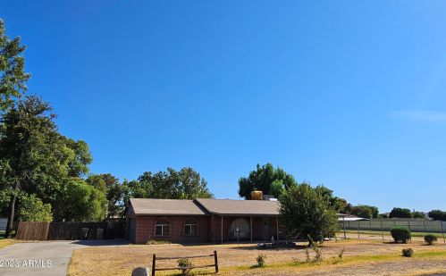 9317 Marshall Ave, Glendale, AZ 85305-2711