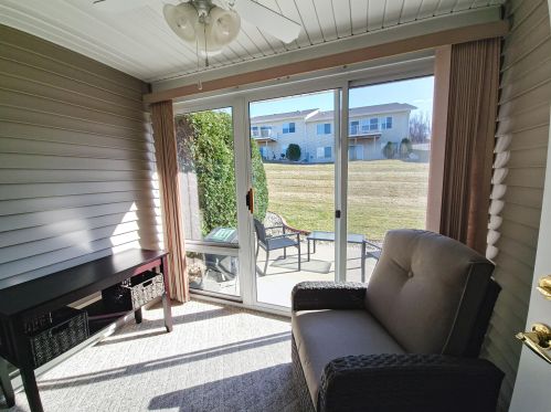 1225 Stillwater Ln, Hartford, WI 53027-2923