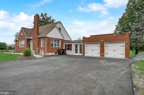 2923 Charlotte St, Gilbertsville, PA 19525-9718