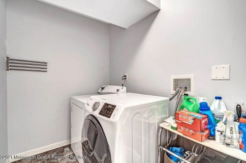 5 Coach Dr, Hazlet NJ  07730-1806 exterior