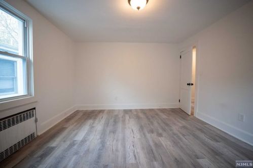 195 Overpeck Ave, Ridgefield Park NJ  07660-1218 exterior
